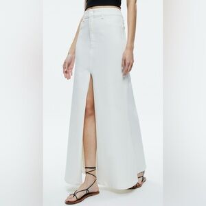 ‼️RARE‼️🎸ALICE & OLIVIA🎸🔥NWT🔥Denim Maxi Skirt in Off White—Size 25